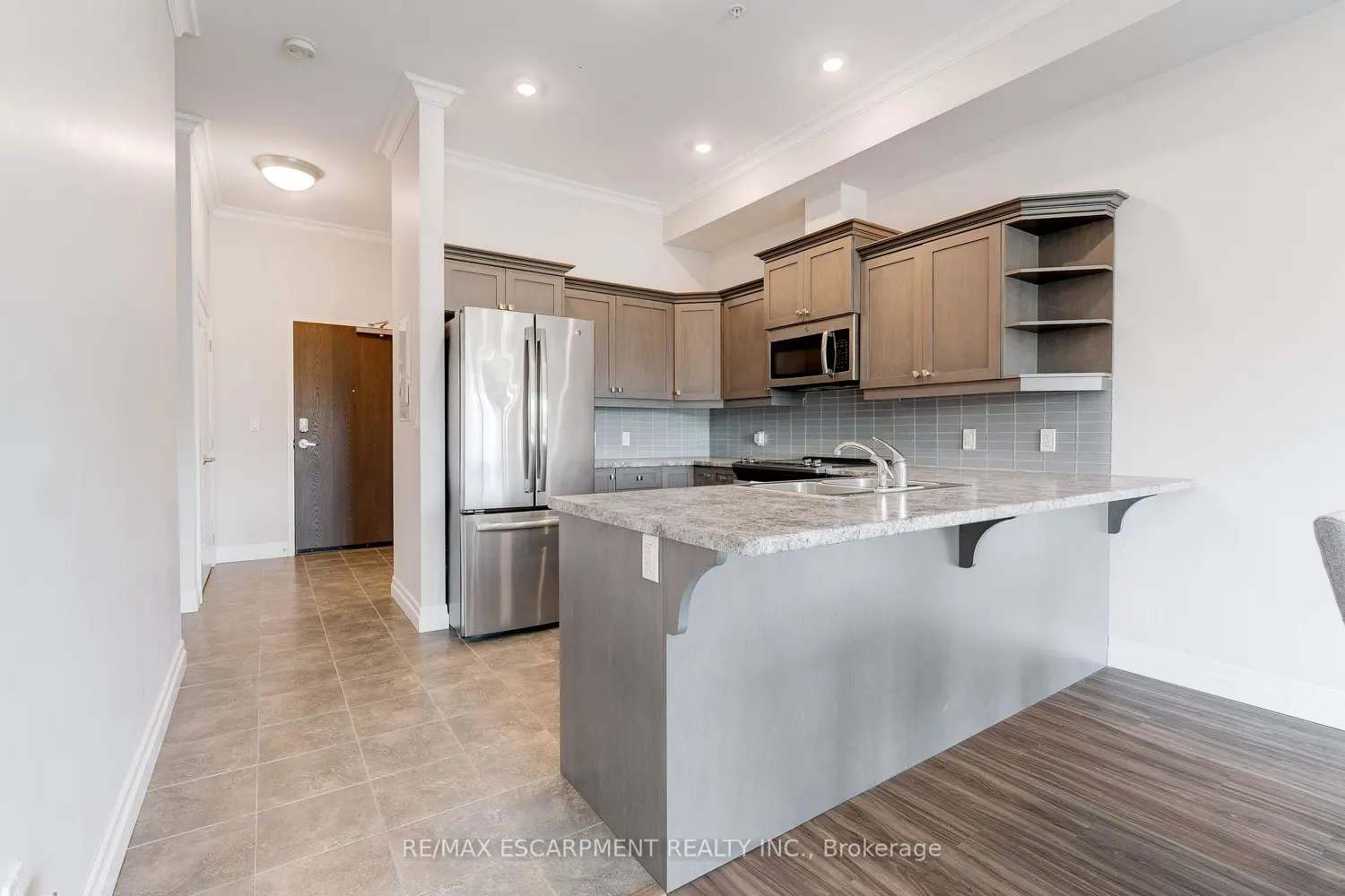Additional image 8 of 3290 New Street 106