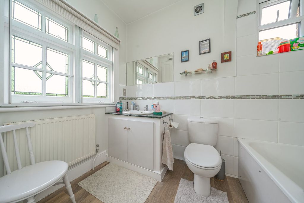 Additional image 14 of 4 bed semi-detached house for saleParkland Grove, Ashford TW15