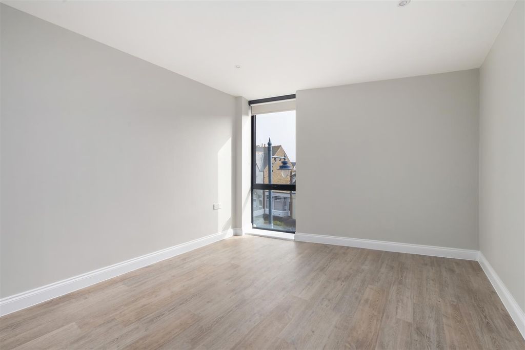 Additional image 9 of 2 bed flat for saleBeach Walk, Whitstable CT5