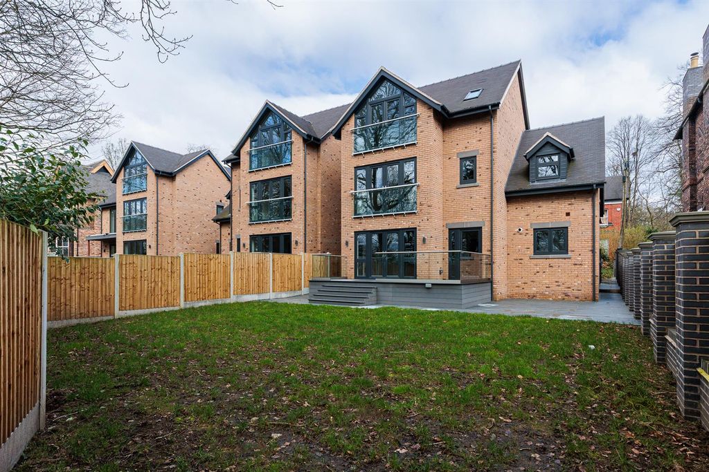 Additional image 2 of 5 bed detached house for saleSidmouth Avenue, Newcastle Under Lyme ST5