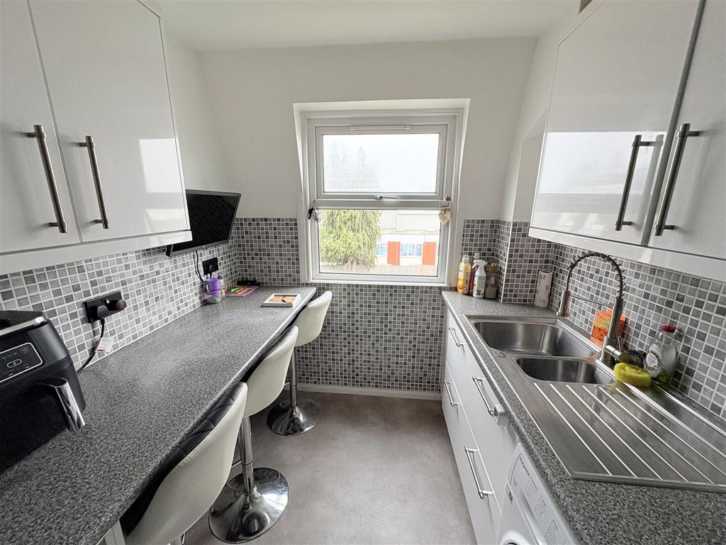 Additional image 2 of 2 bed flat for saleBeech Court, Spring Road, Southampton SO19