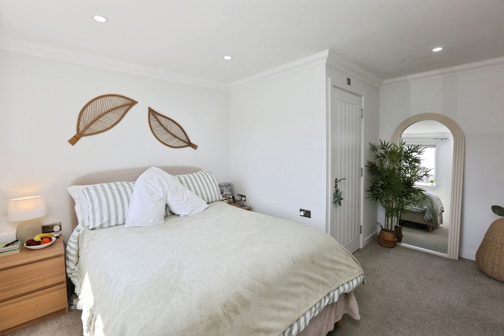 Additional image 10 of 4 bed end terrace house for saleAlexandra Road, Southampton, Hampshire SO15
