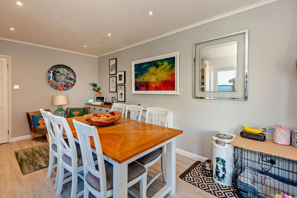 Additional image 8 of 5 bed detached house for saleFontmell Park, Ashford TW15