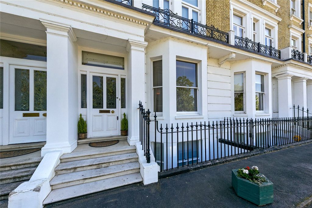 Additional image 14 of 3 bed maisonette for saleStuart Court, Richmond Hill, Richmond, Surrey TW10