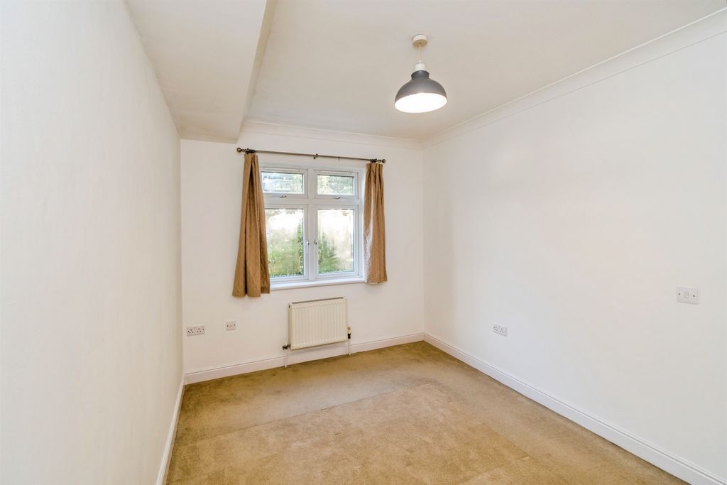 Additional image 7 of 2 bed flat for saleMillbrook Road East, Southampton SO15