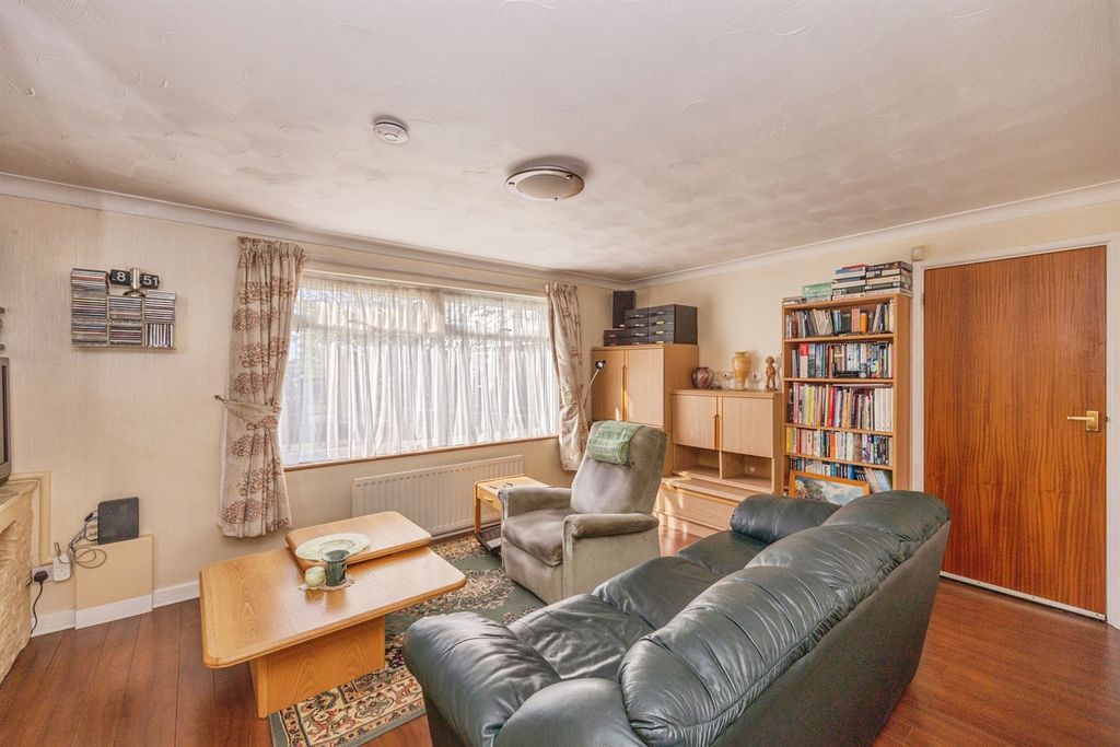 Additional image 33 of 3 bed semi-detached house for saleSeaway Crescent, Southsea PO4