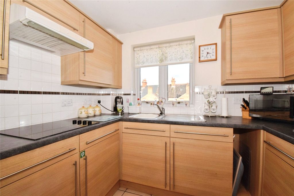 Additional image 4 of 1 bed flat for saleSandhurst Street, Oadby, Leicester, Leicestershire LE2