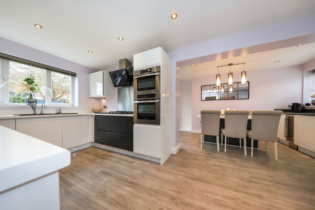 Additional image 3 of 4 bed detached house for saleBarbel Drive, Wednesfield, Wolverhampton WV10
