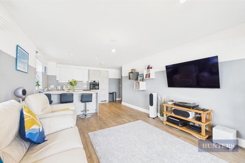 Additional image 4 of 2 bed flat for saleElm Quay, Thomas Blake Avenue, Southampton SO14