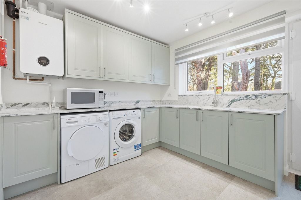 Additional image 7 of 5 bed bungalow for saleBroomheath, Woodbridge, Suffolk IP12