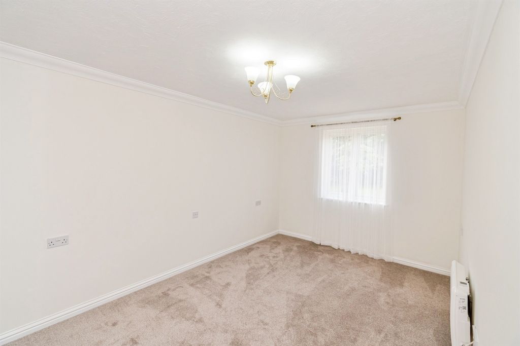 Additional image 9 of 2 bed flat for saleHighfield Lane, Southampton SO17