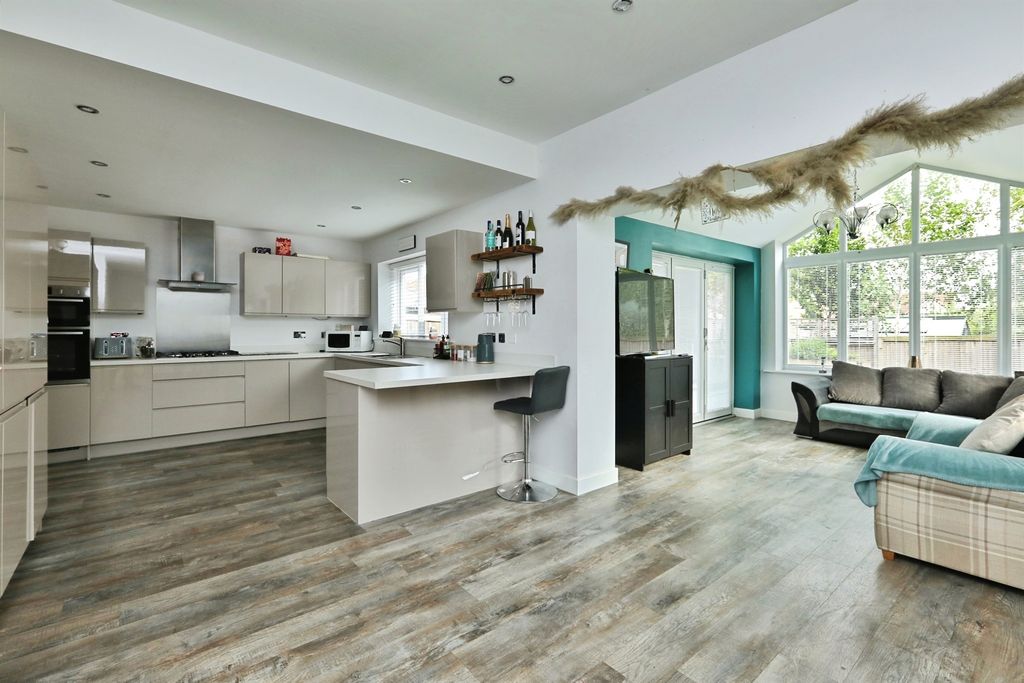 Additional image 2 of 5 bed detached house for saleBramling Cross Mews, Worksop S81