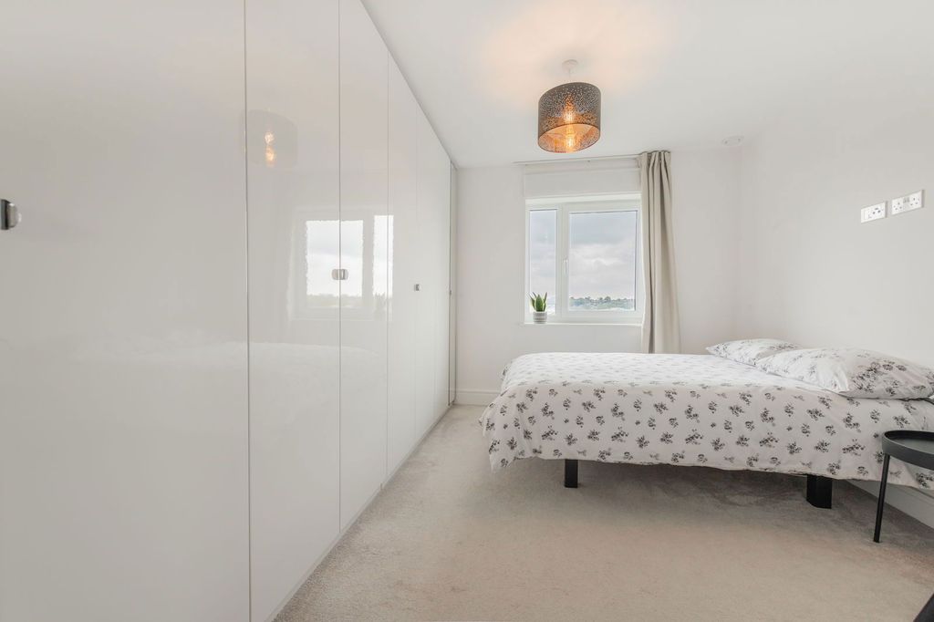 Additional image 6 of 2 bed flat for saleTelevision House, Meridian Way, Southampton SO14