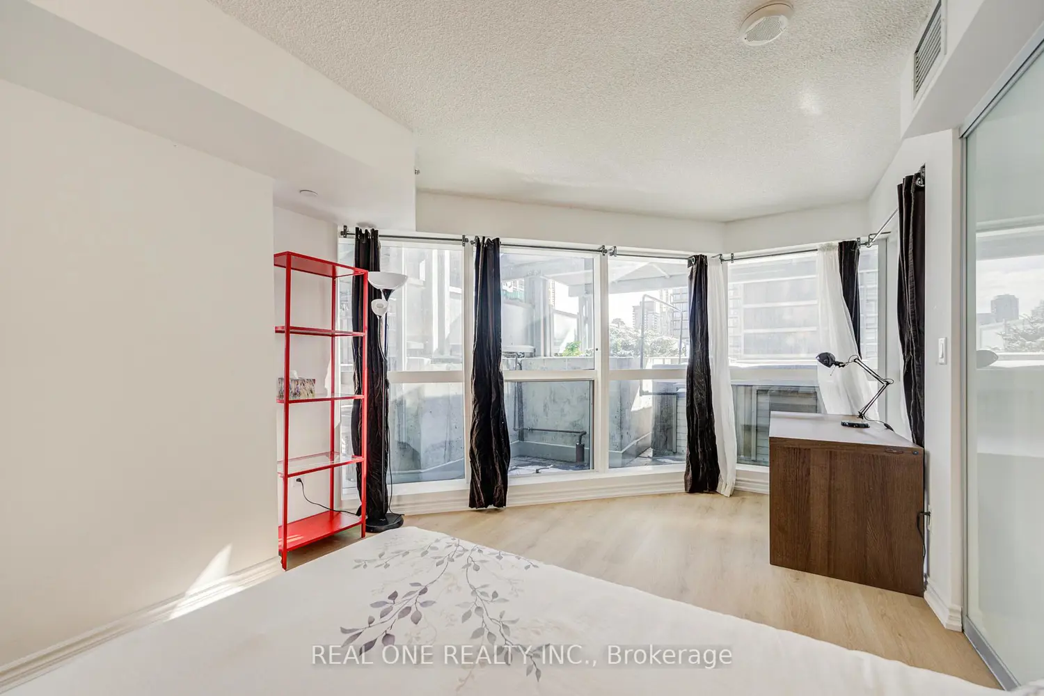 Additional image 3 of 386 Yonge Street 1408
