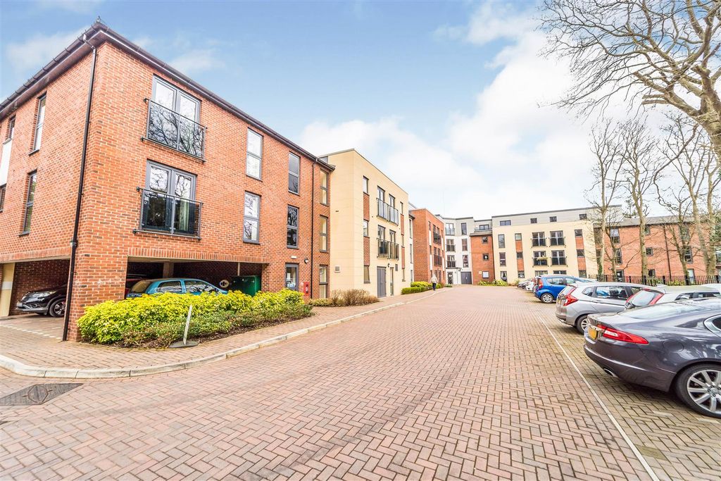 Additional image 16 of 2 bed flat for saleThorneycroft, Wood Road, Tettenhall WV6