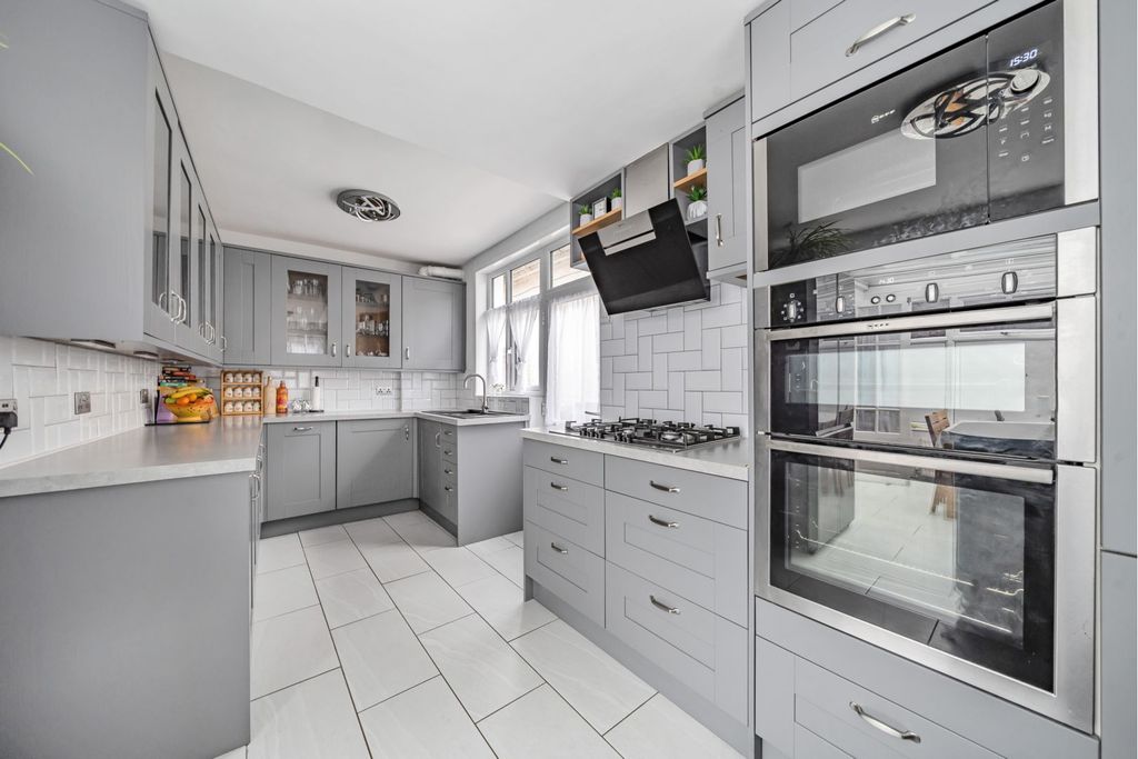 Additional image 2 of 2 bed detached bungalow for saleWoodmill Lane, Southampton SO18