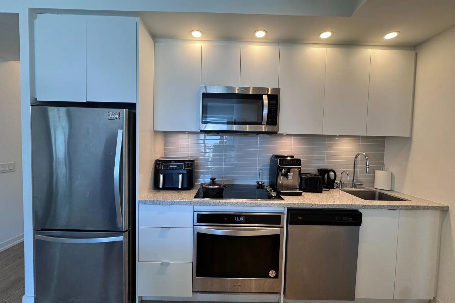 Additional image 2 of 8868 Yonge Street 1006