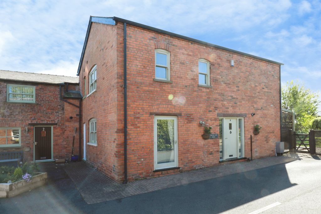 3 bed semi-detached house for saleChester Lane Farm, Marton Green CW7
