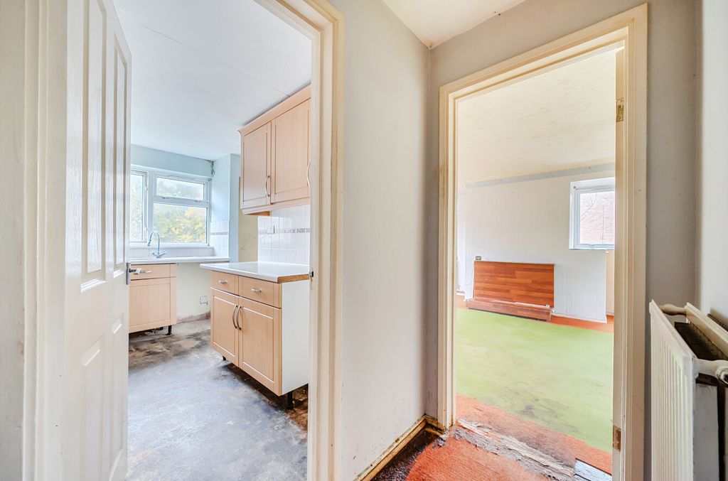 Additional image 11 of 3 bed maisonette for salePatten Ash Drive, Wokingham, Berkshire RG40