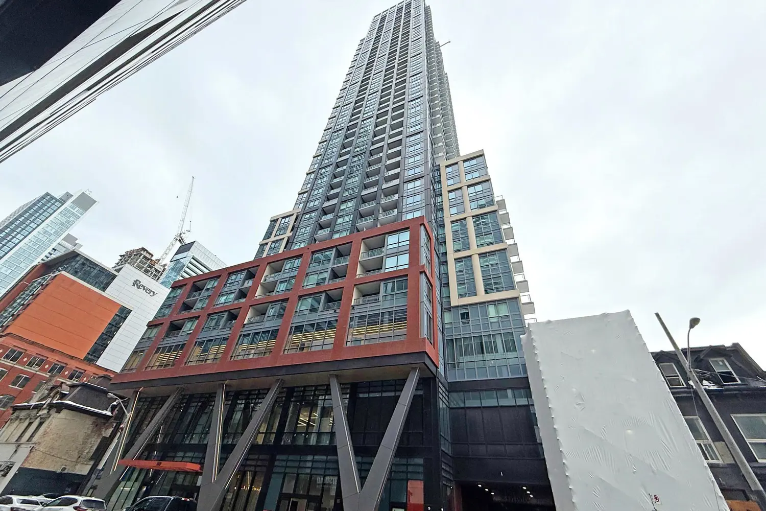 108 Peter Street 1525