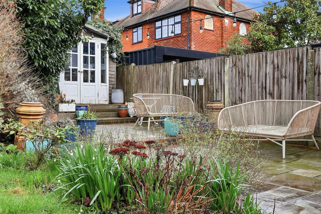Additional image 34 of 5 bed semi-detached house for saleMonkhams Avenue, Woodford Green IG8