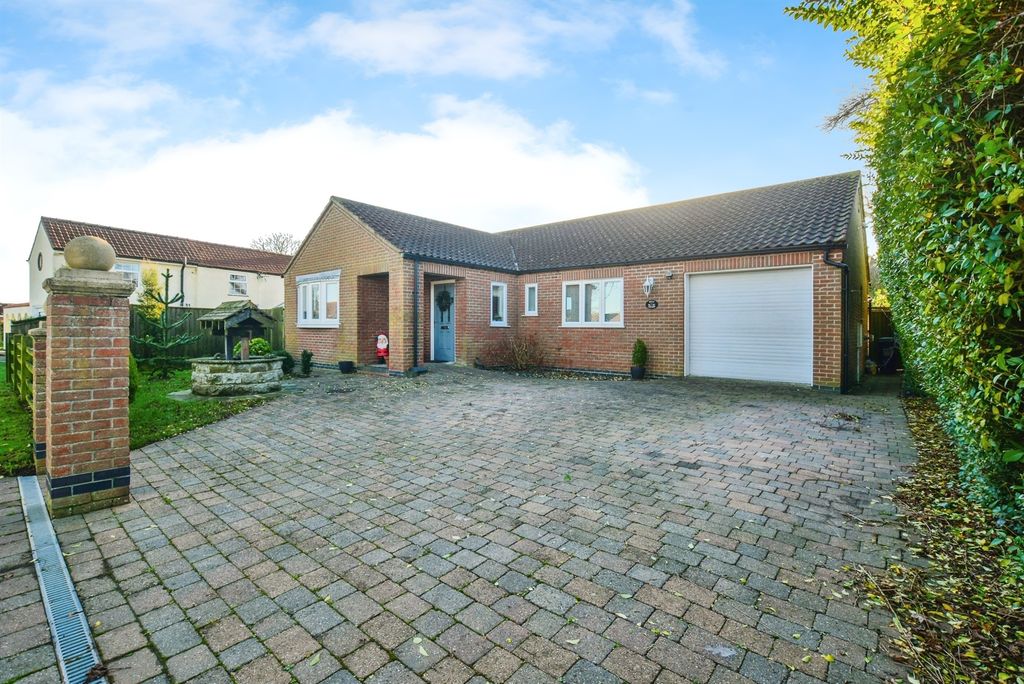 2 bed detached bungalow for saleCoots Lane, Mumby, Alford LN13