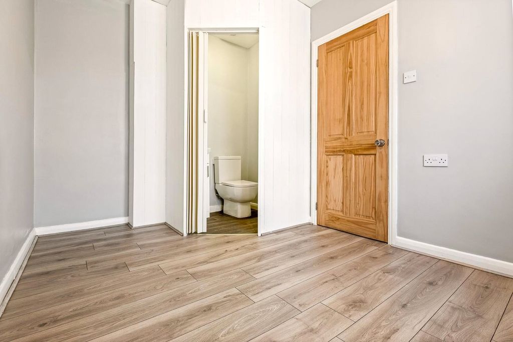 Additional image 13 of 5 bed bungalow for saleDovedale Road, Thurmaston, Leicester, Leicestershire LE4