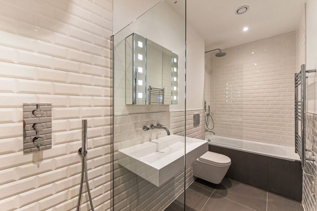 Additional image 10 of 3 bed flat for sale117 Marine Parade, Worthing, West Sussex BN11