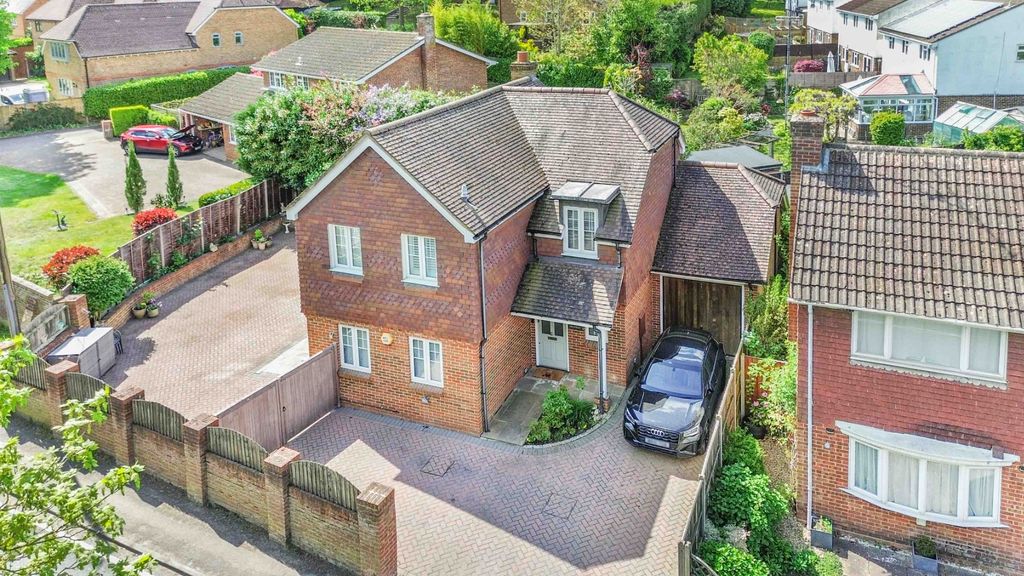 3 bed detached house for saleVigo Lane, Yateley GU46
