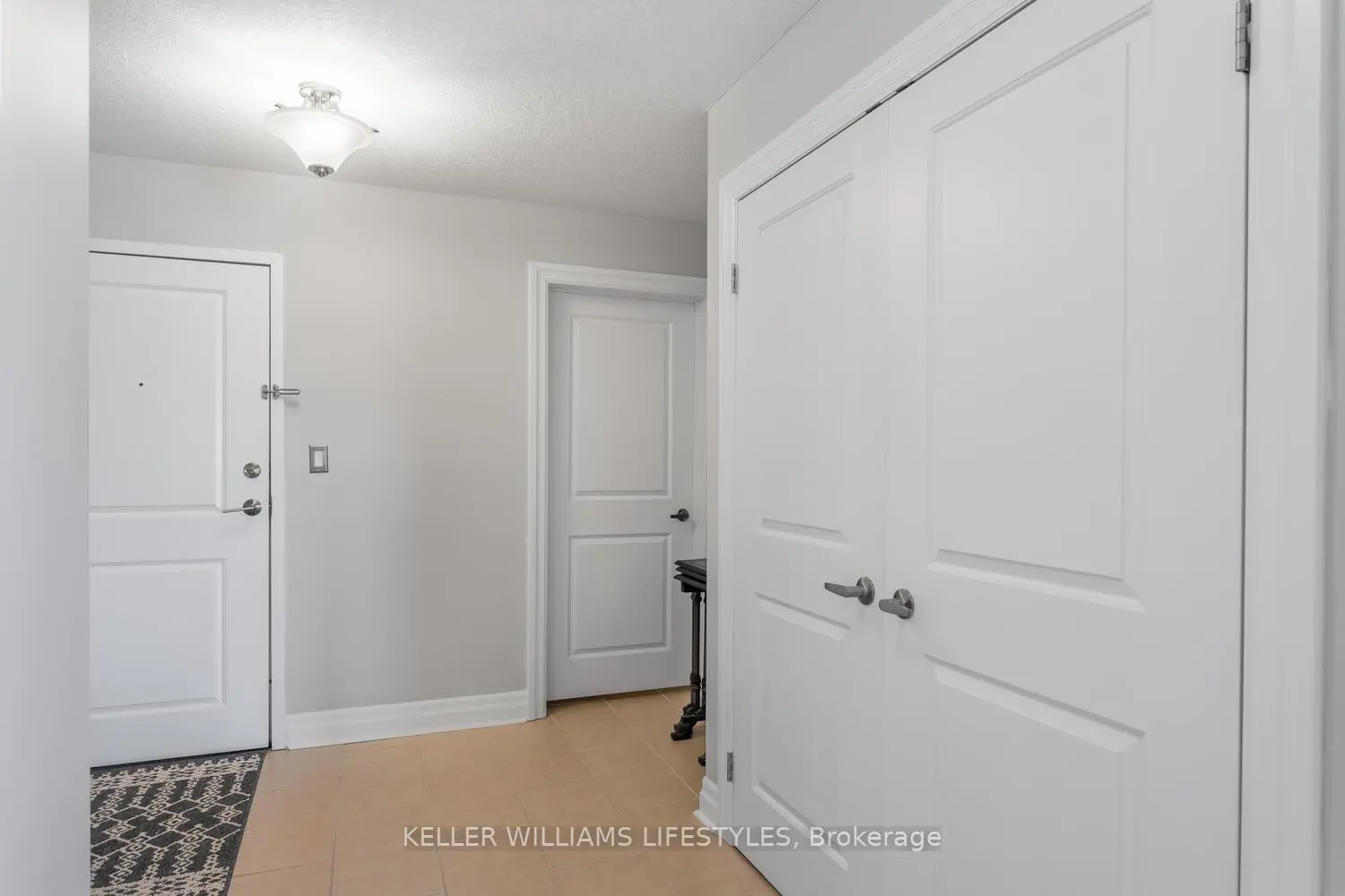 89 Ridout Street 409 photo 4