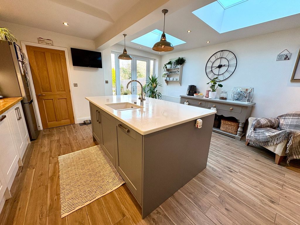 Additional image 8 of 3 bed semi-detached house for salePetersfield, Croft, Leicester LE9