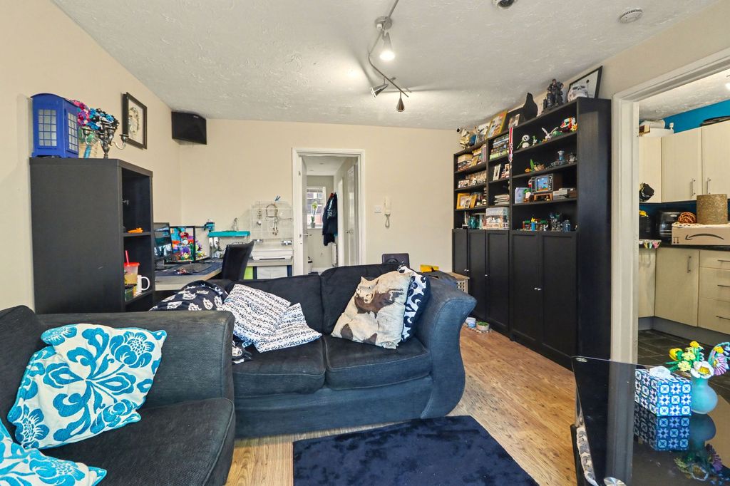 Additional image 5 of 1 bed flat for saleClover Way, Hedge End SO30