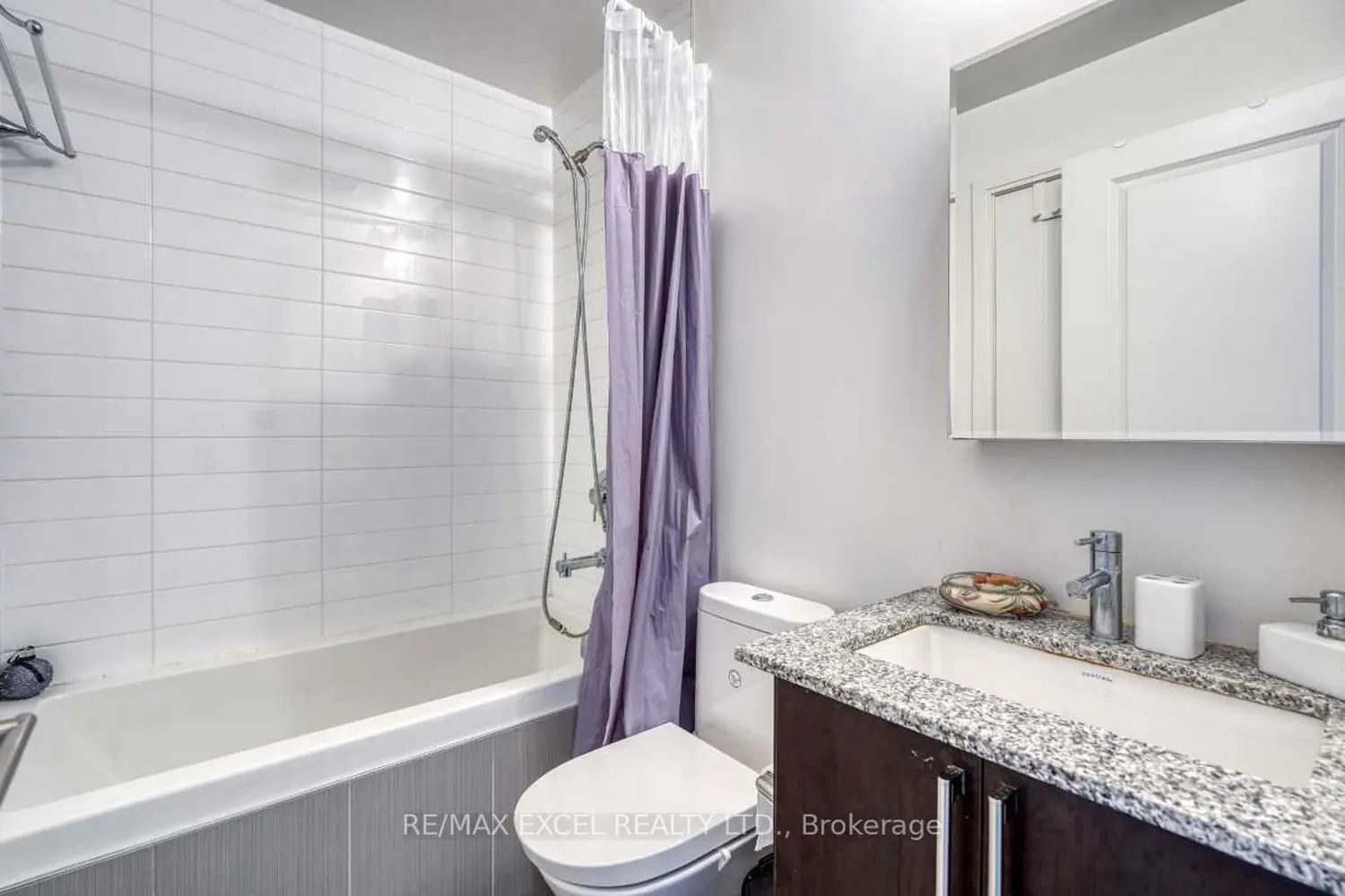 Additional image 18 of 9608 Yonge Street 202A