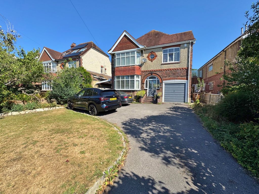 4 bed detached house for saleHavant Road, Farlington PO6