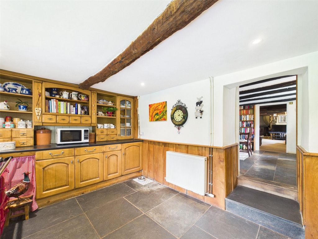 4 bed cottage for saleWinkleigh, Devon EX19 photo 3