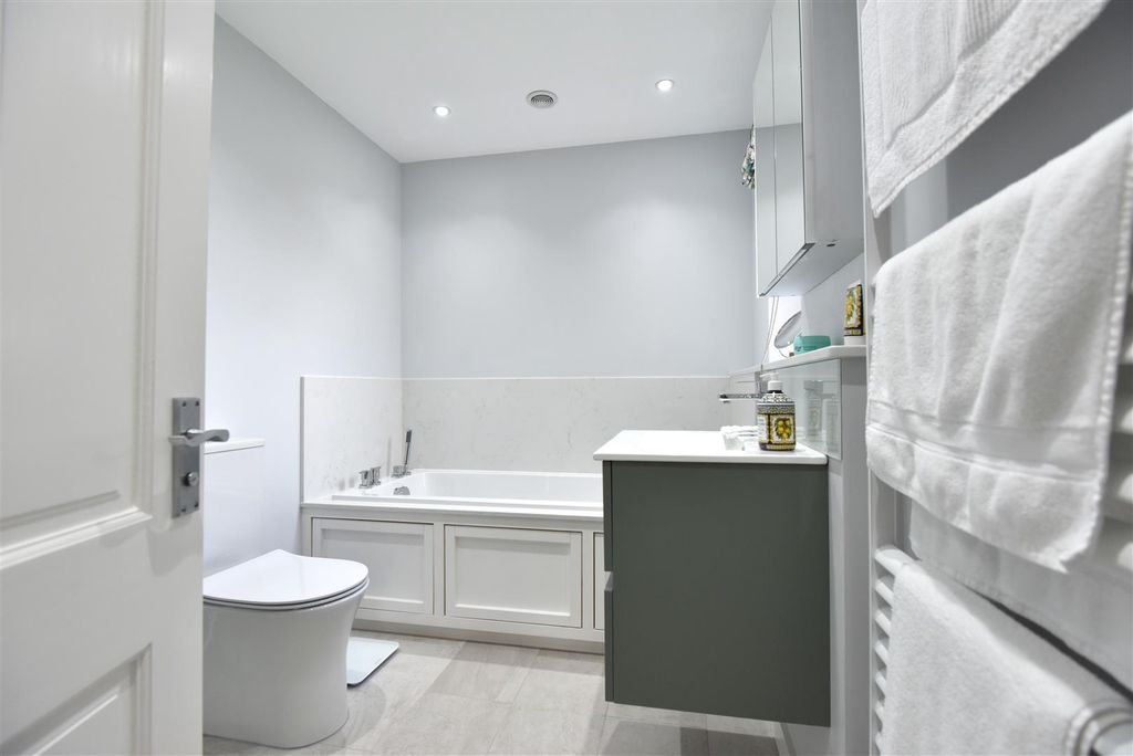 Additional image 11 of 3 bed detached bungalow for saleSwallowfields, Gillingham SP8