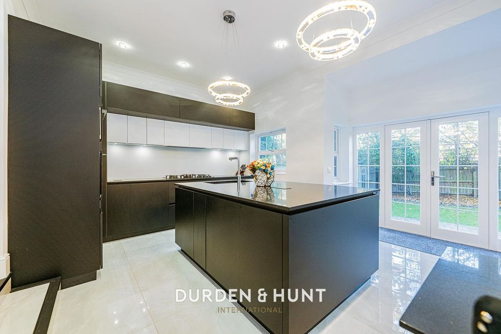 Additional image 8 of 6 bed detached house for saleRegents Drive, Woodford Green IG8