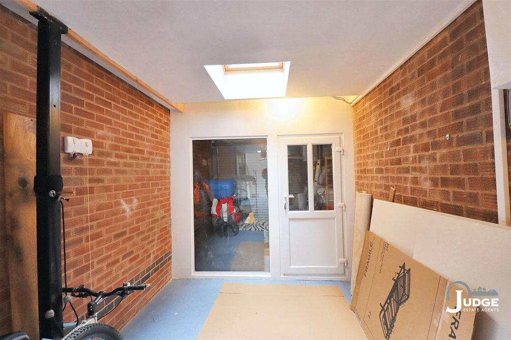 Additional image 16 of 3 bed semi-detached house for saleLedwell Drive, Glenfield, Leicester LE3