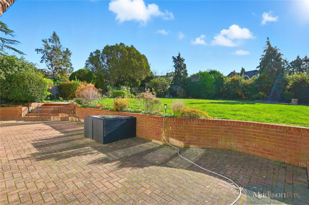 Additional image 3 of 4 bed detached house for saleKendal Close, Woodford Green IG8