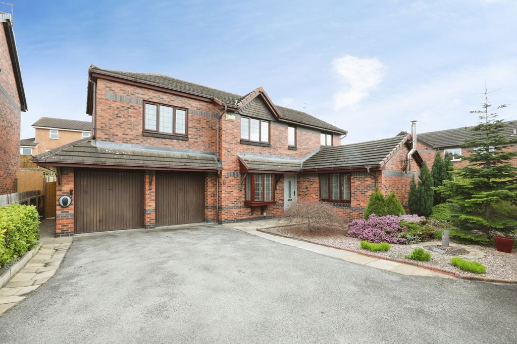 4 bed detached house for saleAcorn Close, Winsford, Cheshire CW7