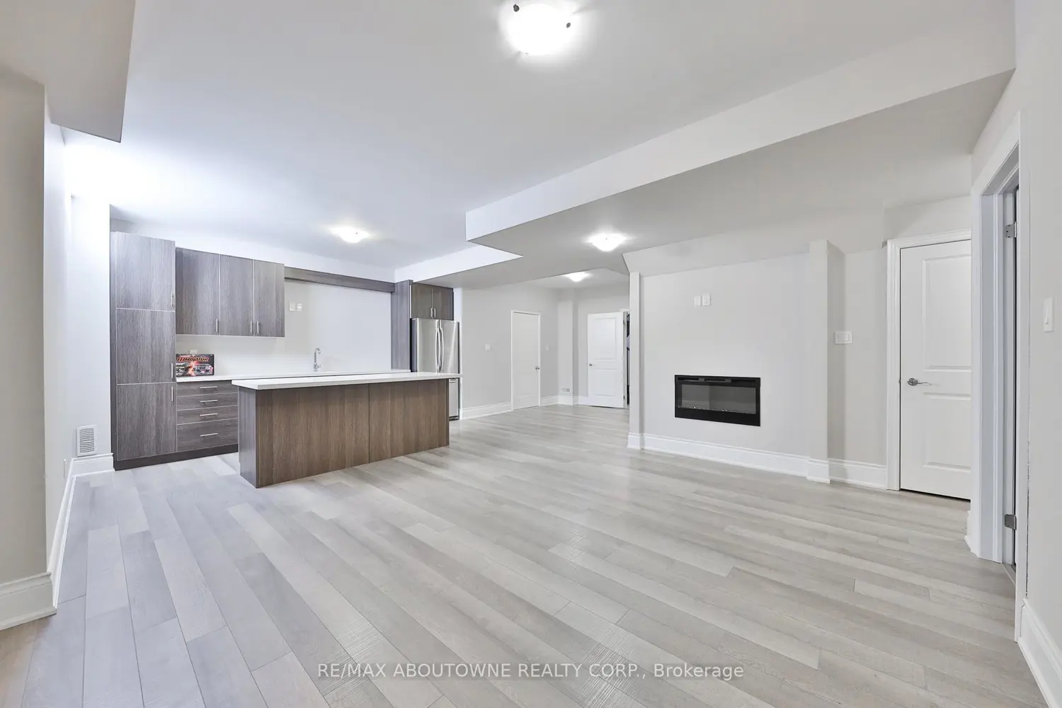 Additional image 13 of 2163 Vineland Crescent