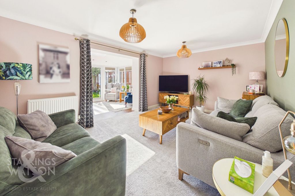 Additional image 2 of 4 bed link detached house for salePetunia Court, Wymondham NR18