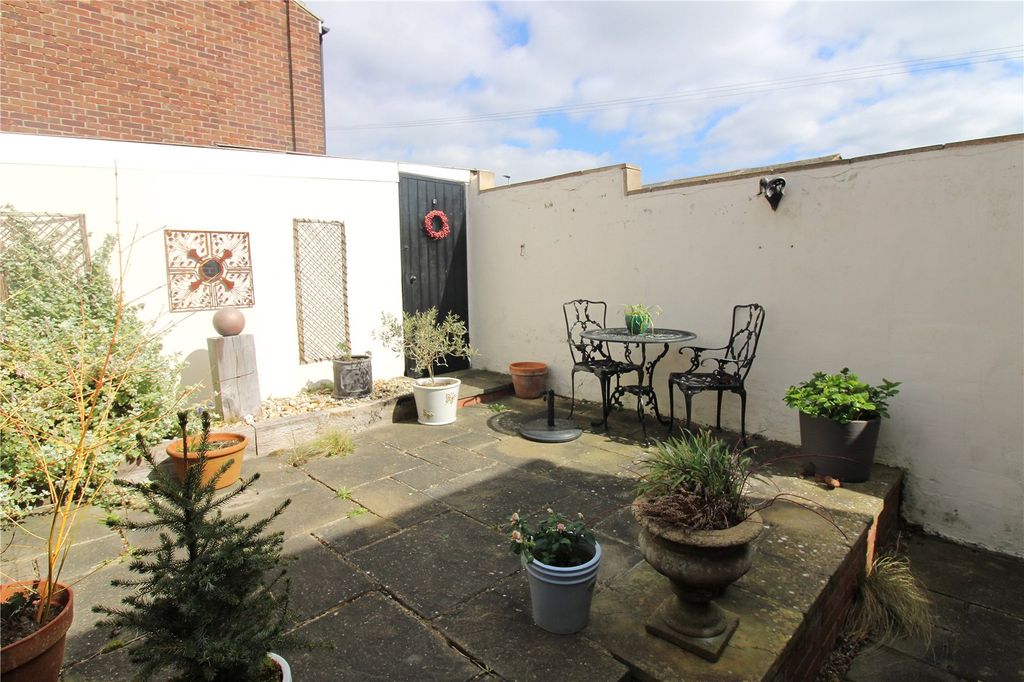 Additional image 10 of 2 bed end terrace house for saleSouthampton Road, Portsmouth, Hampshire PO6