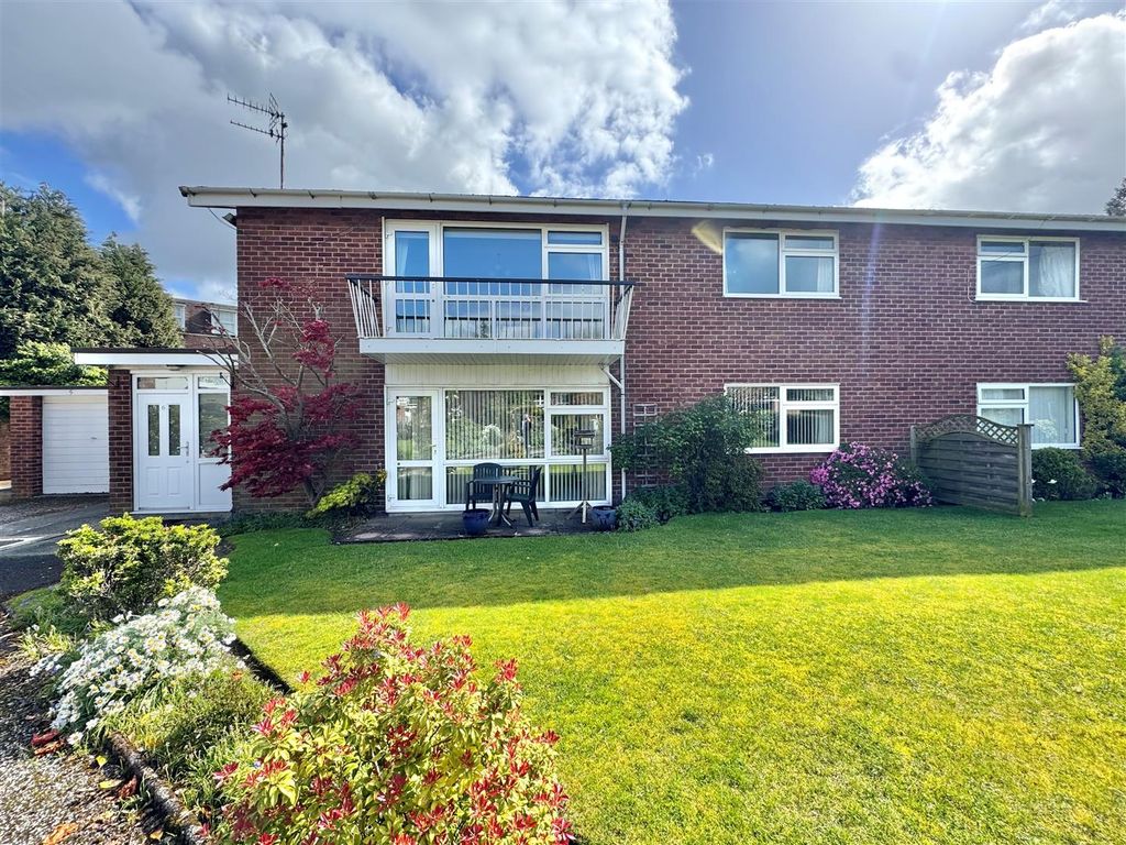 2 bed flat for saleFulshaw Court, Wilmslow SK9