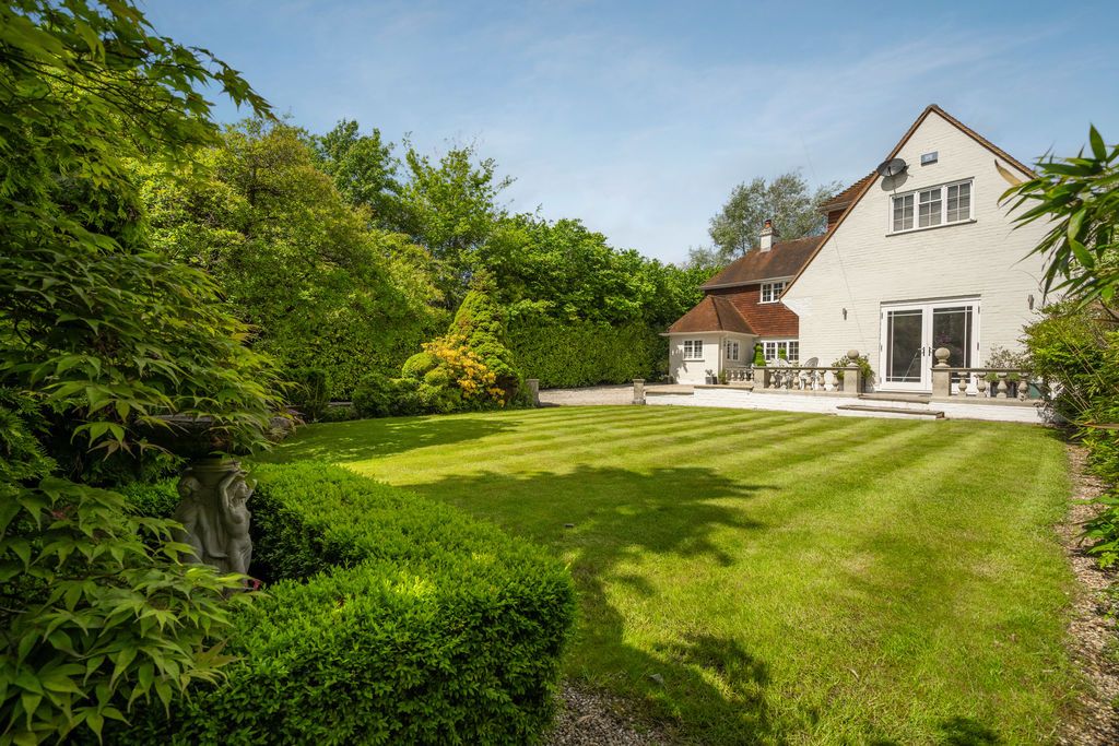 Additional image 6 of 4 bed detached house for saleNew Road, Windlesham GU20