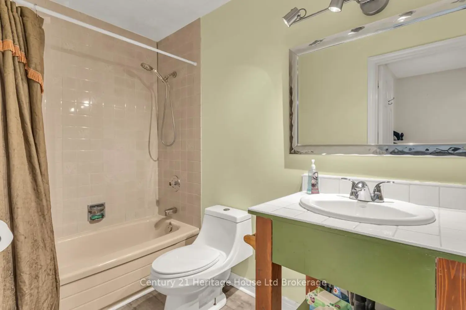 Additional image 14 of 26 Seres Drive