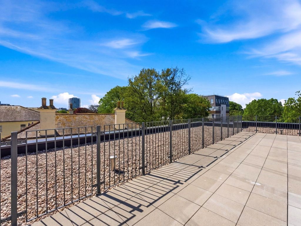 Additional image 15 of 2 bed flat for sale18 Farncombe Road, Worthing BN11
