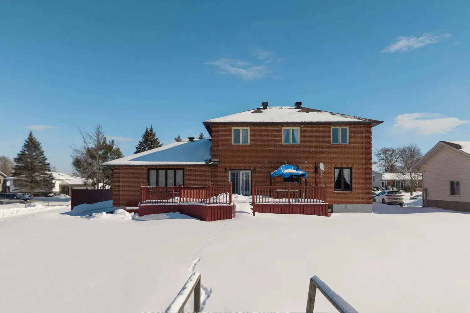 12 Fairholme Drive
