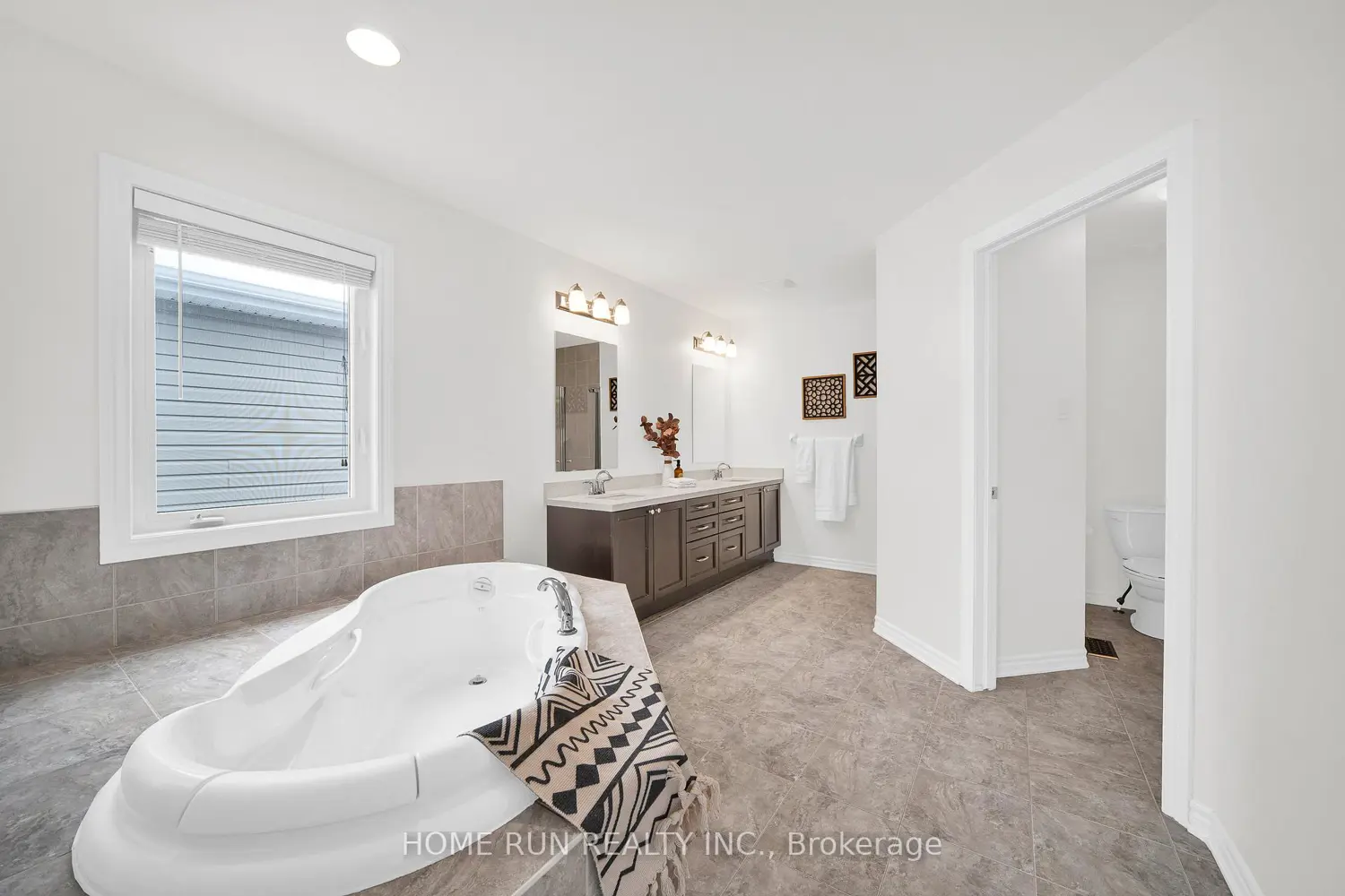Additional image 13 of 531 Bretby Crescent