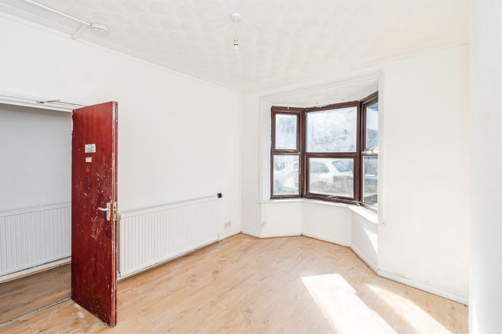 Additional image 3 of 5 bed terraced house for saleNorthumberland Road, Southampton SO14